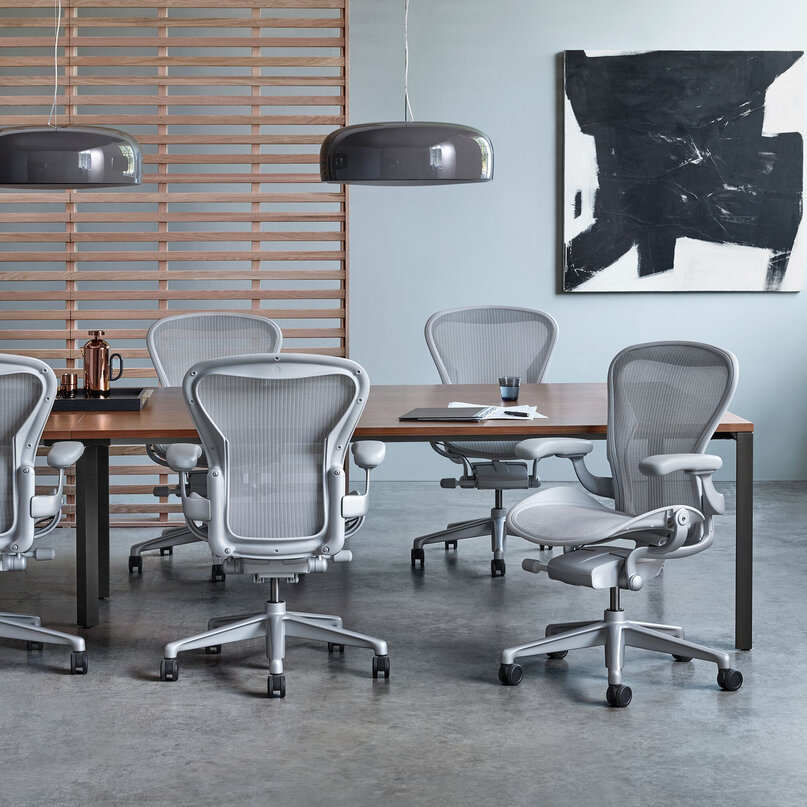 Herman Miller Aeron mineral C