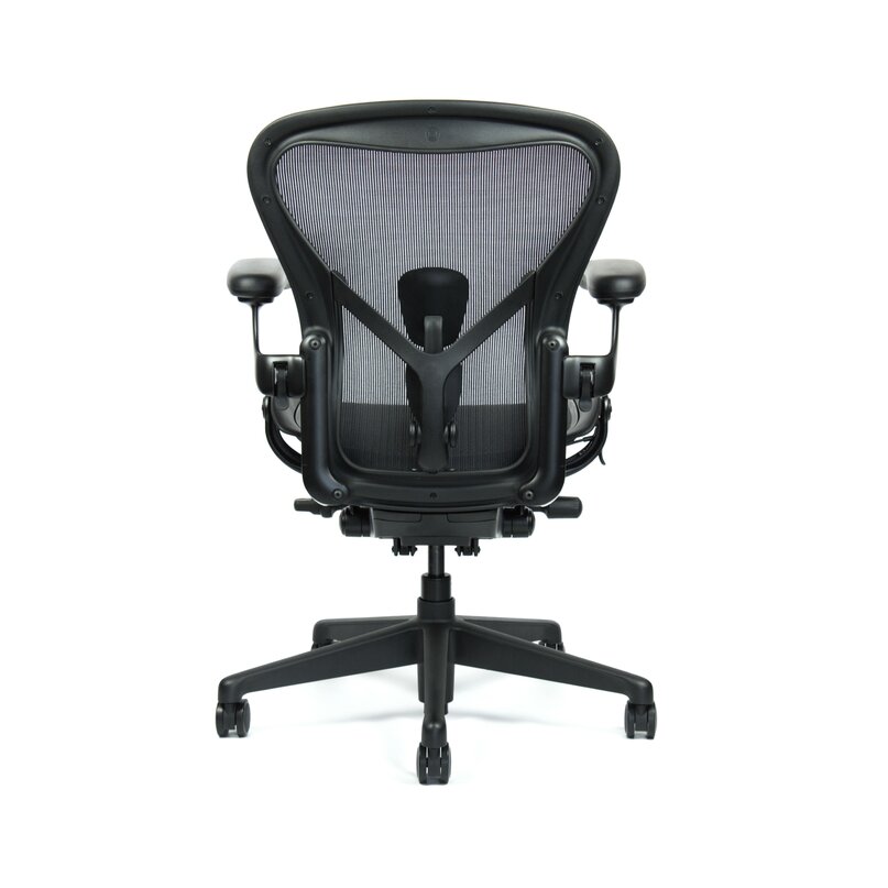 Herman Miller Aeron velikost B black edition