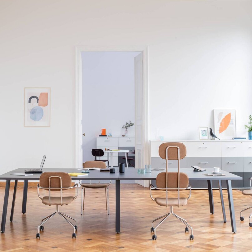 Kancelářský stůl Ogi A