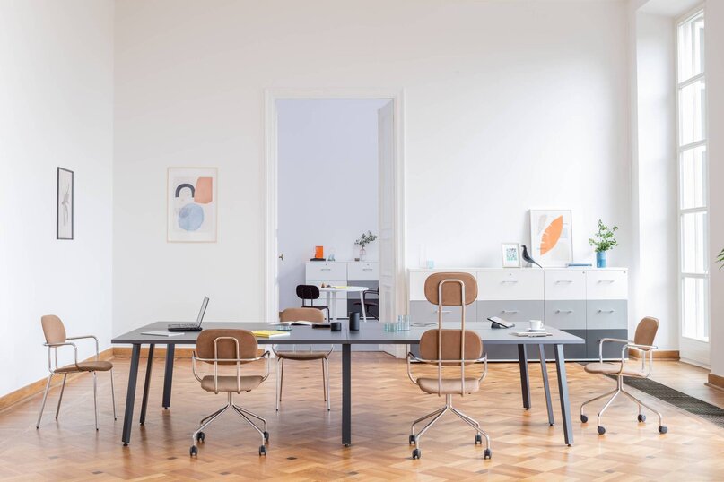 Kancelářský stůl Ogi A