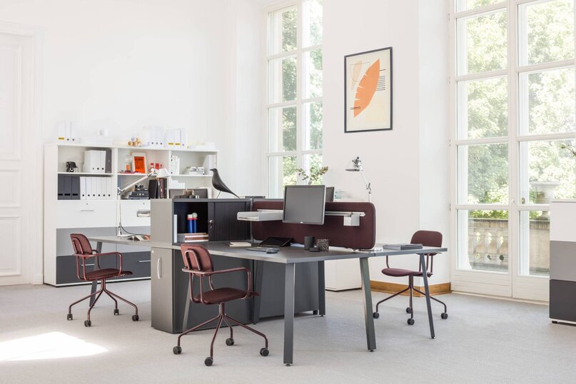 Kancelářský stůl Ogi A