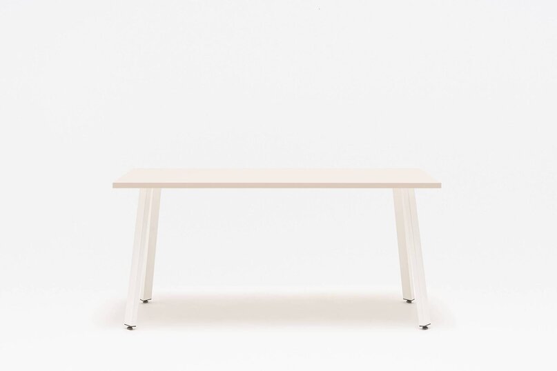 Kancelářský stůl Ogi A