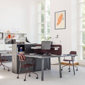 Kancelářský stůl Ogi A