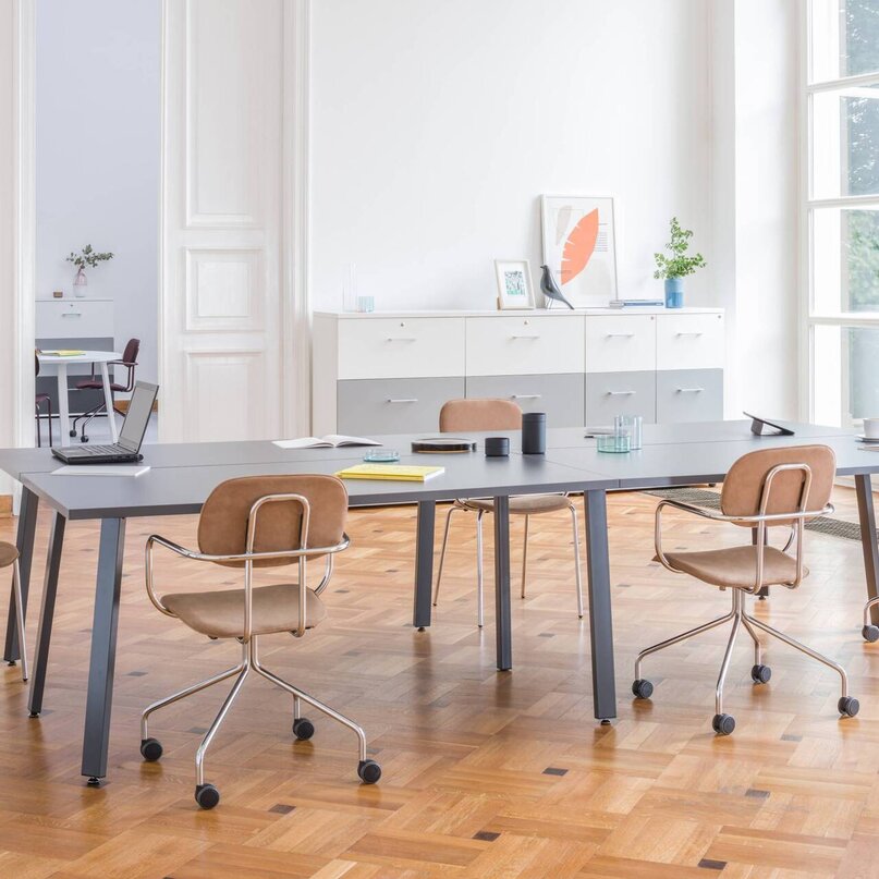 Kancelářský stůl Ogi A