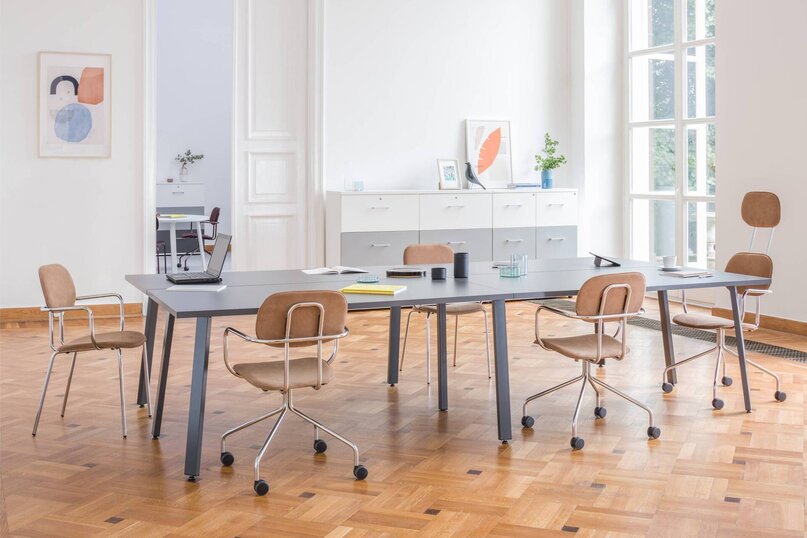 Kancelářský stůl Ogi A