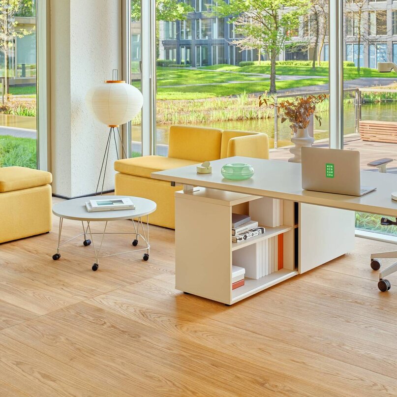 Kancelářský stůl Ogi M