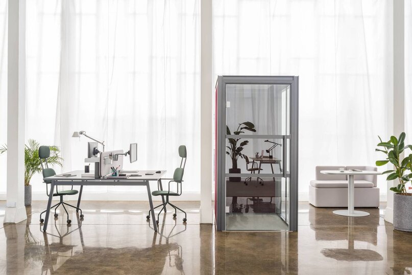 Kancelářský stůl Ogi M