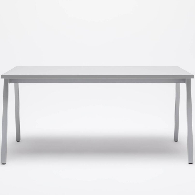 Kancelářský stůl Ogi M