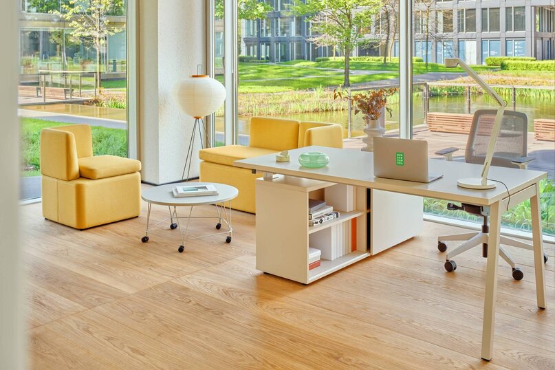 Kancelářský stůl Ogi M