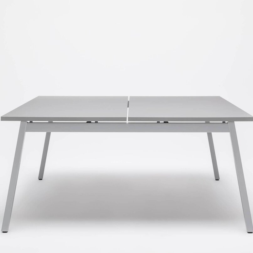 Kancelářský stůl Ogi M