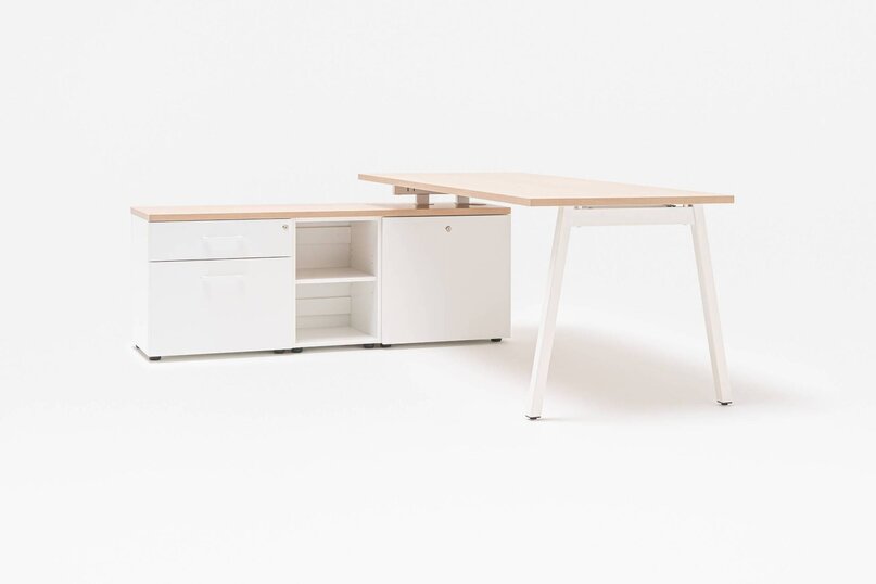 Kancelářský stůl Ogi M