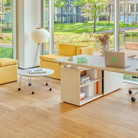 Kancelářský stůl Ogi M