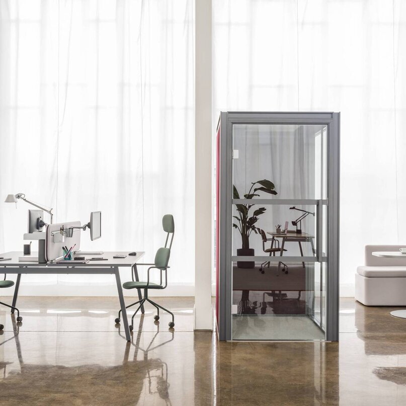 Kancelářský stůl Ogi M