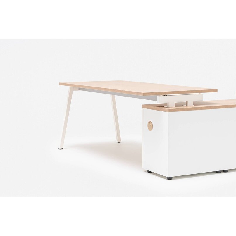 Kancelářský stůl Ogi M