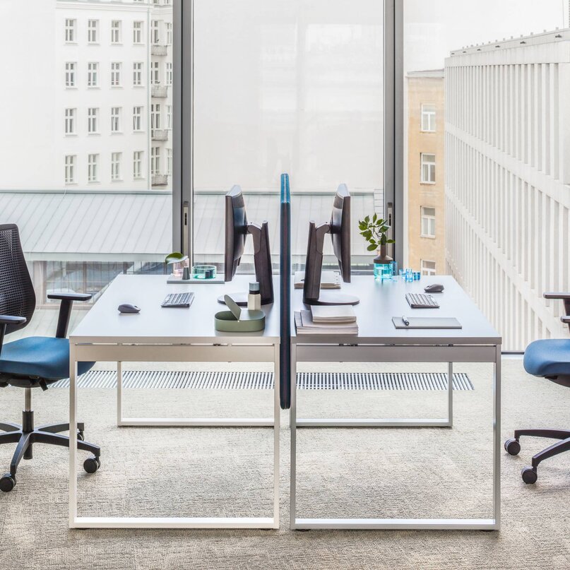 Kancelářský stůl Ogi Q