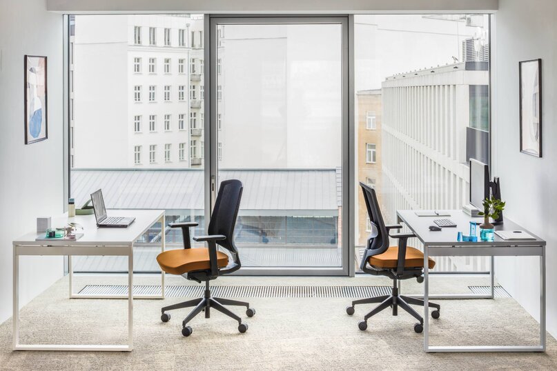 Kancelářský stůl Ogi Q