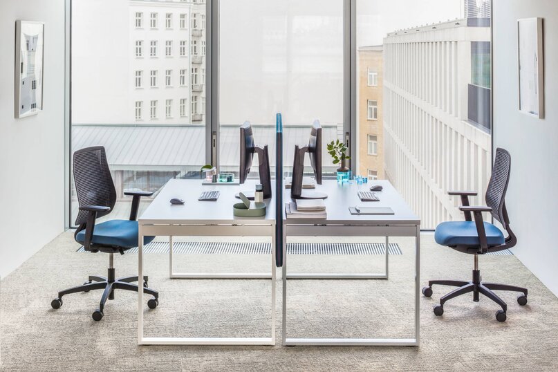 Kancelářský stůl Ogi Q