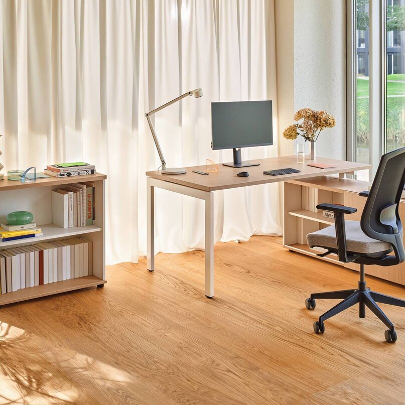 Kancelářský stůl Ogi U