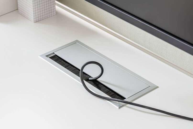 Kancelářský stůl Ogi Y