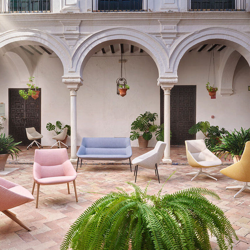 Křeslo BOW LOUNGE vysoké