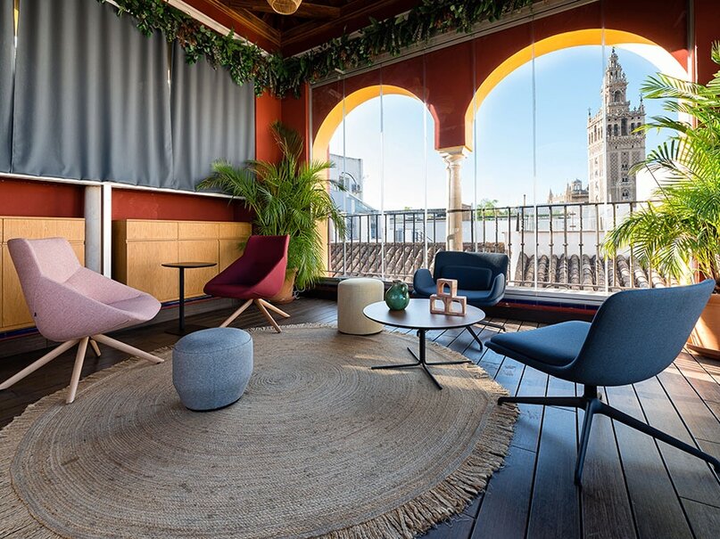 Křeslo GLOVE LOUNGE nízké